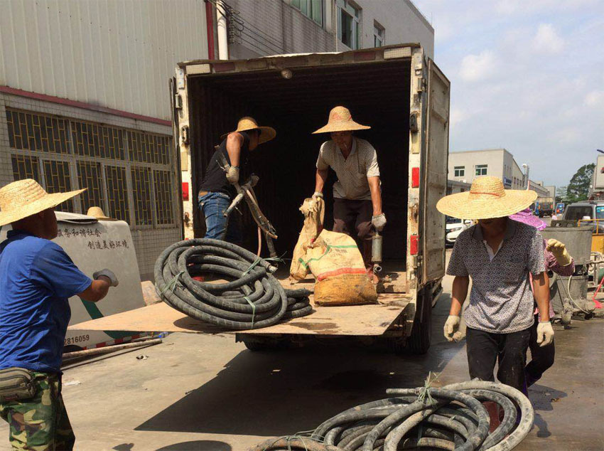 后湖管理区一部件厂房地基出现下沉注浆加固